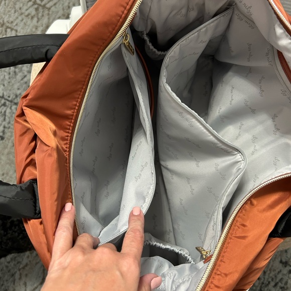 Itzy Ritzy Dream Weekender Travel Bag - Like New!! - Picture 3 of 5